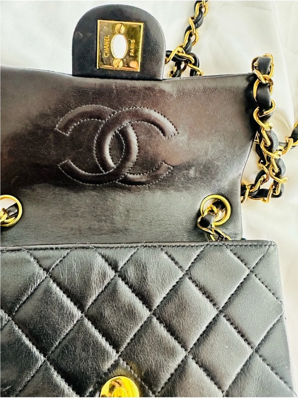 CHANEL Black Quilted Leather Crossbody Bag with Gold Hardware - Picture 3 of 14
